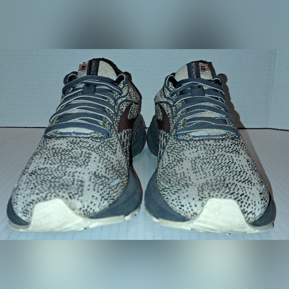 Brooks Adrenaline GTS 21 Running Shoe, Women's Size 8 B, Almond/Grey 1203291B276 - Picture 5 of 11